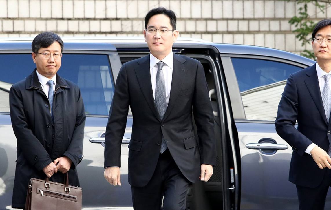 В Южной Корее помиловали вице-президента Samsung, получившего срок за коррупцию