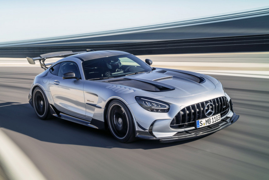 Во время тестовых испытаний заметили обновленный Mercedes-AMG GT 2023
