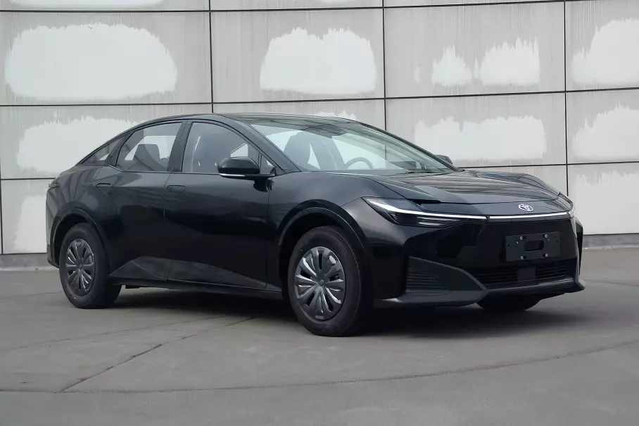 Toyota рассекретила свой первый электроседан