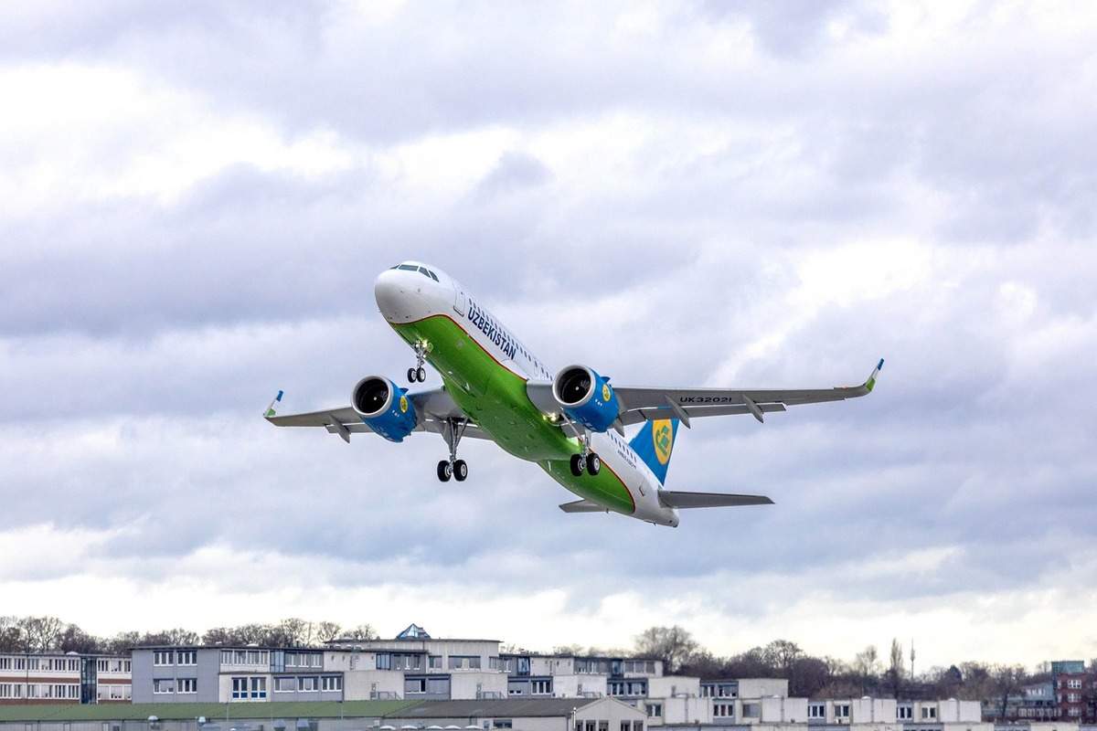 Рейс из Ташкента в Лондон вылетел без багажа пассажиров