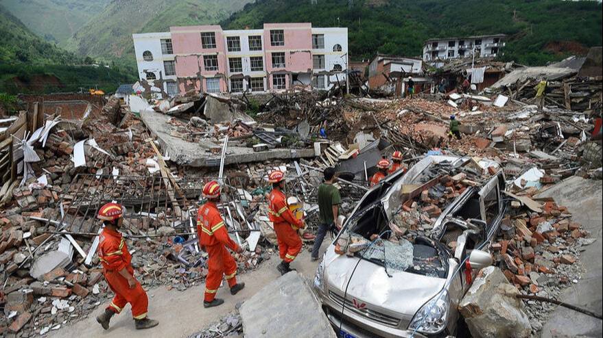 В Китае произошло сильное землетрясение и унесло десятки жизней