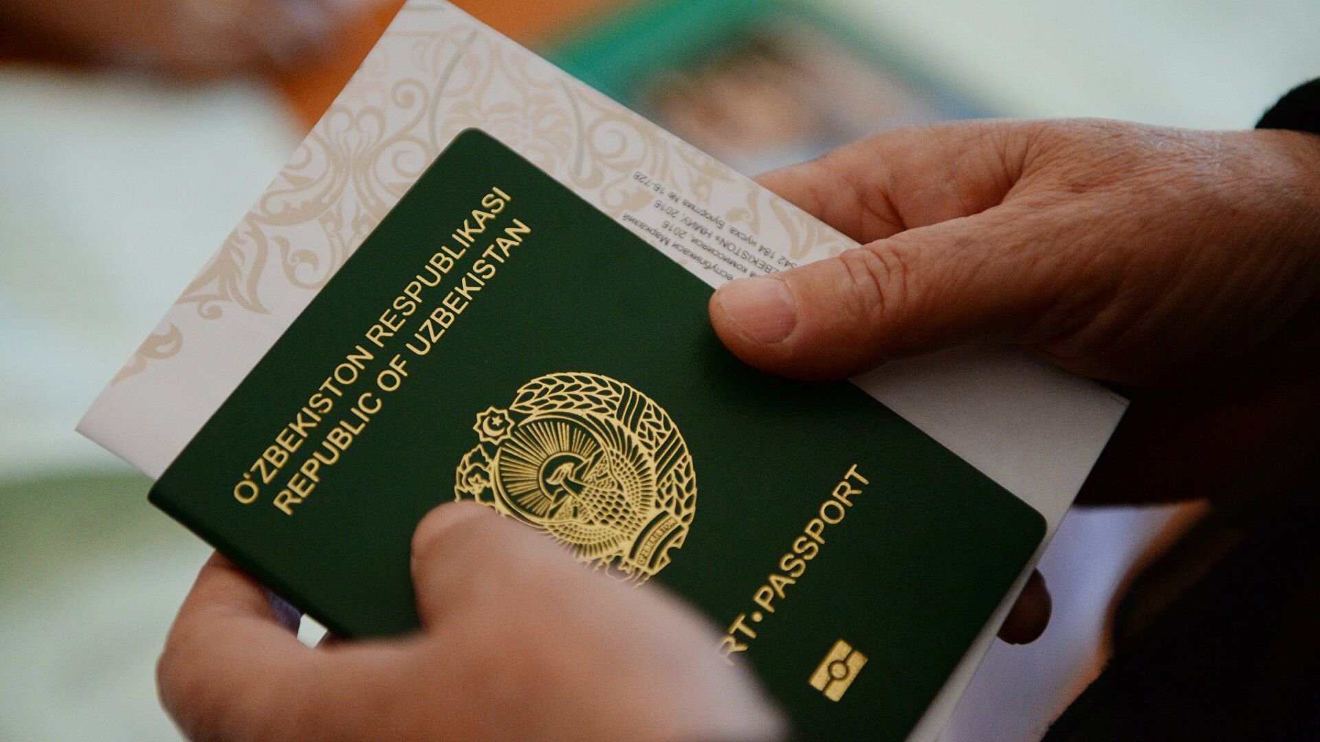 В Узбекистане разрешили лишать прописки лиц, не являющихся родственниками 
