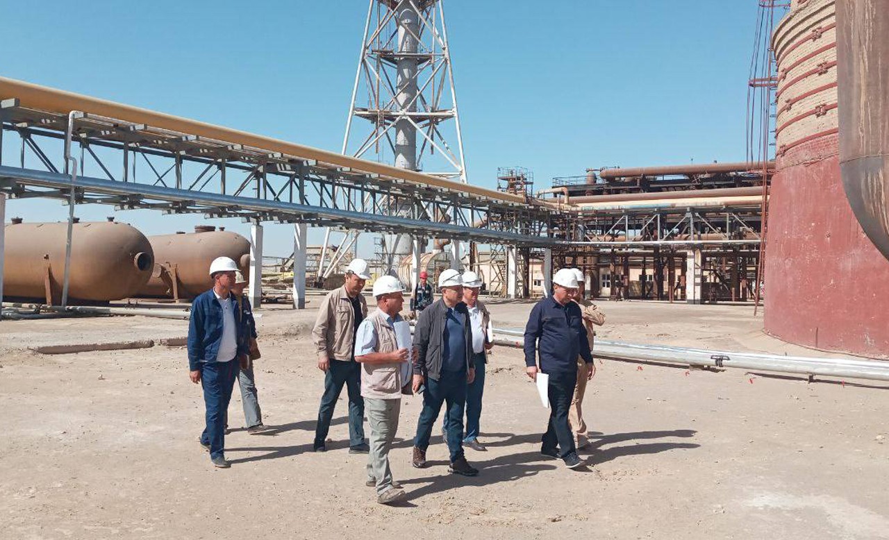 «Узбекнефтегаз»: Члены «Рабочей группы» во главе с Председателем Правления посетили газоперерабатывающий завод