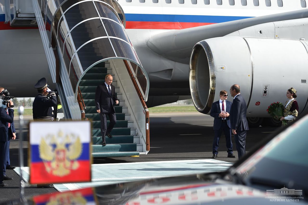 Владимир Путин прилетел в Самарканд