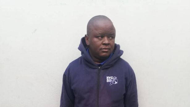 В ЮАР семь лет разыскивался преступник, он попался, когда решил устроиться на работу в полицию