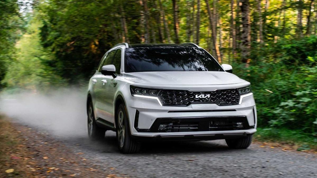 Кроссоверы Kia Sorento и Sportage могут загореться на ходу