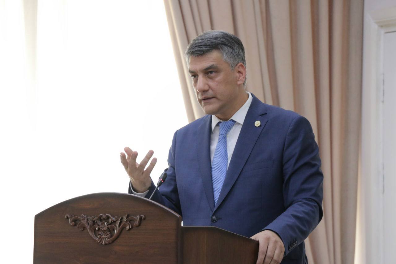 У Узбекистана начались экономические проблемы после выступления Камилова об Украине — Алишер Кадыров