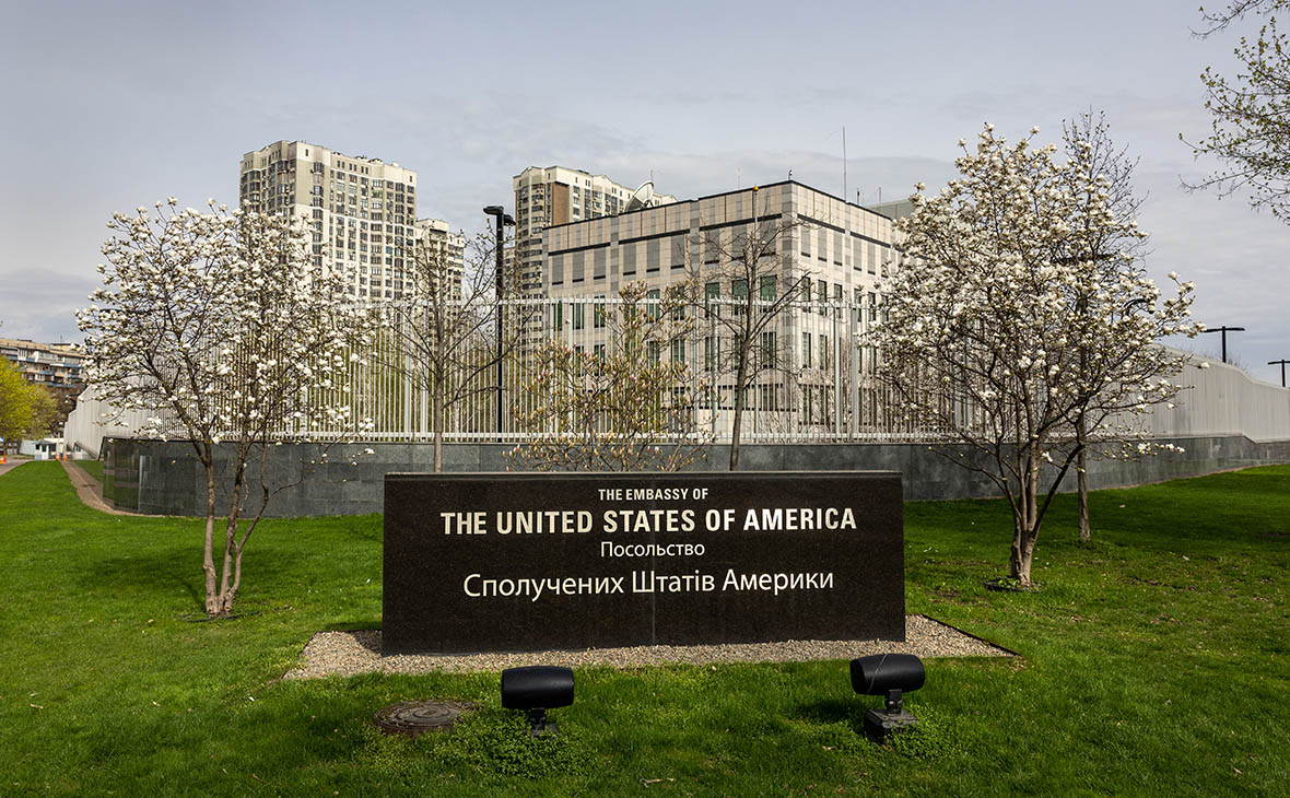 Посольство США призвало американских граждан покинуть Украину