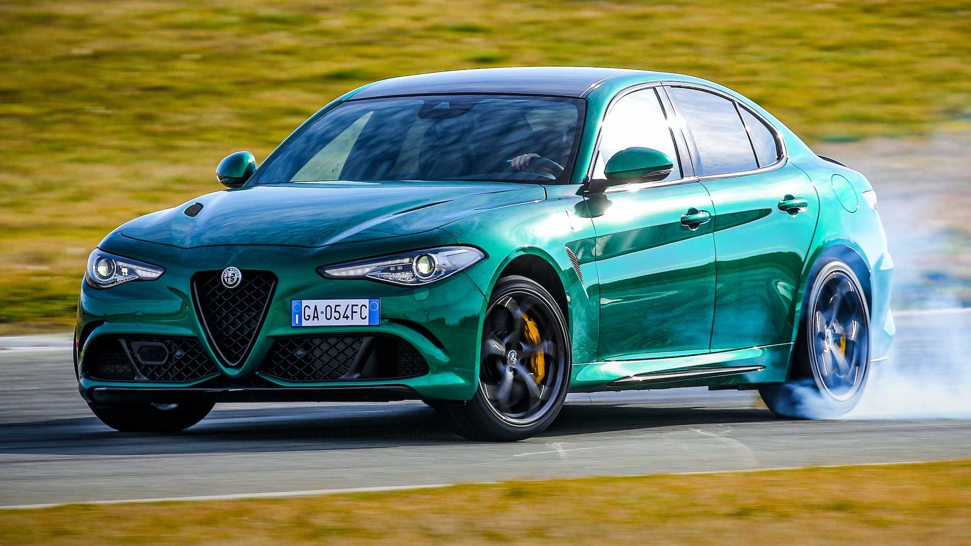 Обновленный Alfa Romeo Guilia 2023 года заметили на дорожных тестах