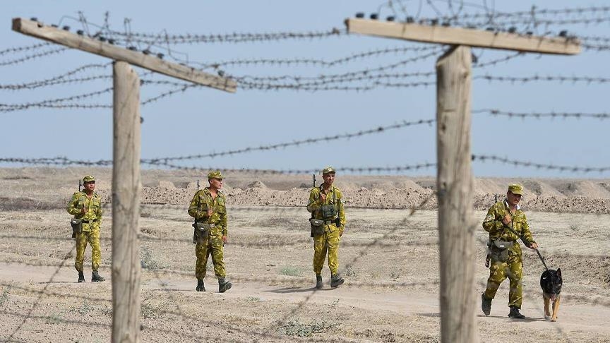 Кыргызстан предложил ввести запрет на присутствие военной техники у границ стран СНГ