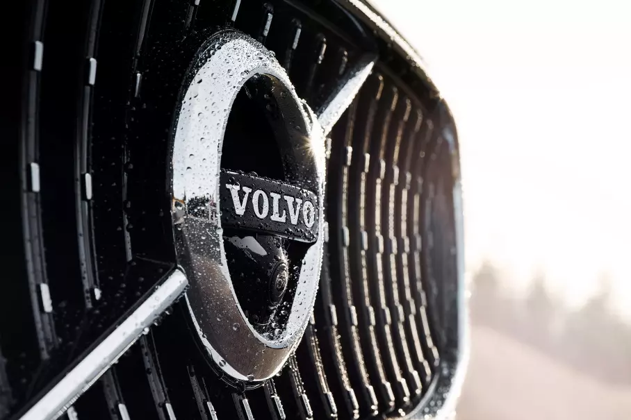 Volvo готовит субкомпактный паркетник на платформе Geely