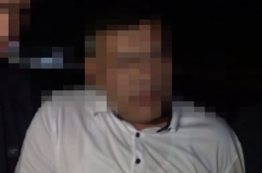 В Джизаке очередной помощник хокима попался на взятке — видео