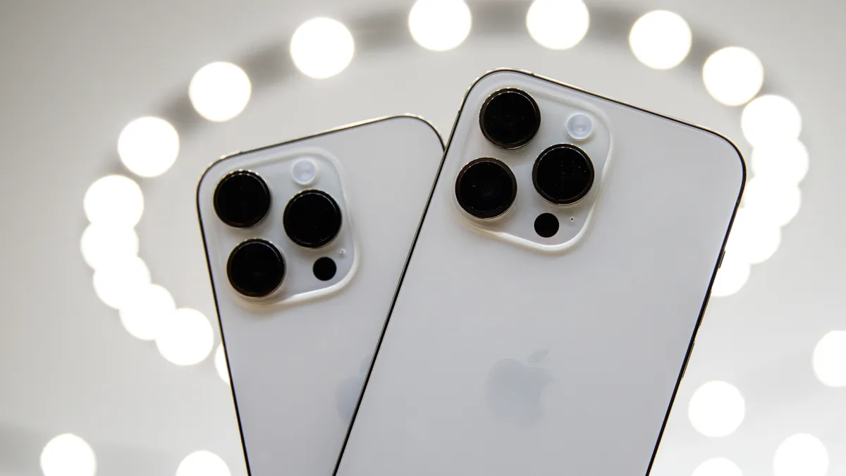 Мужчины пытались «по-левому» ввезти в Ташкент смартфоны iPhone 14 PRO Max