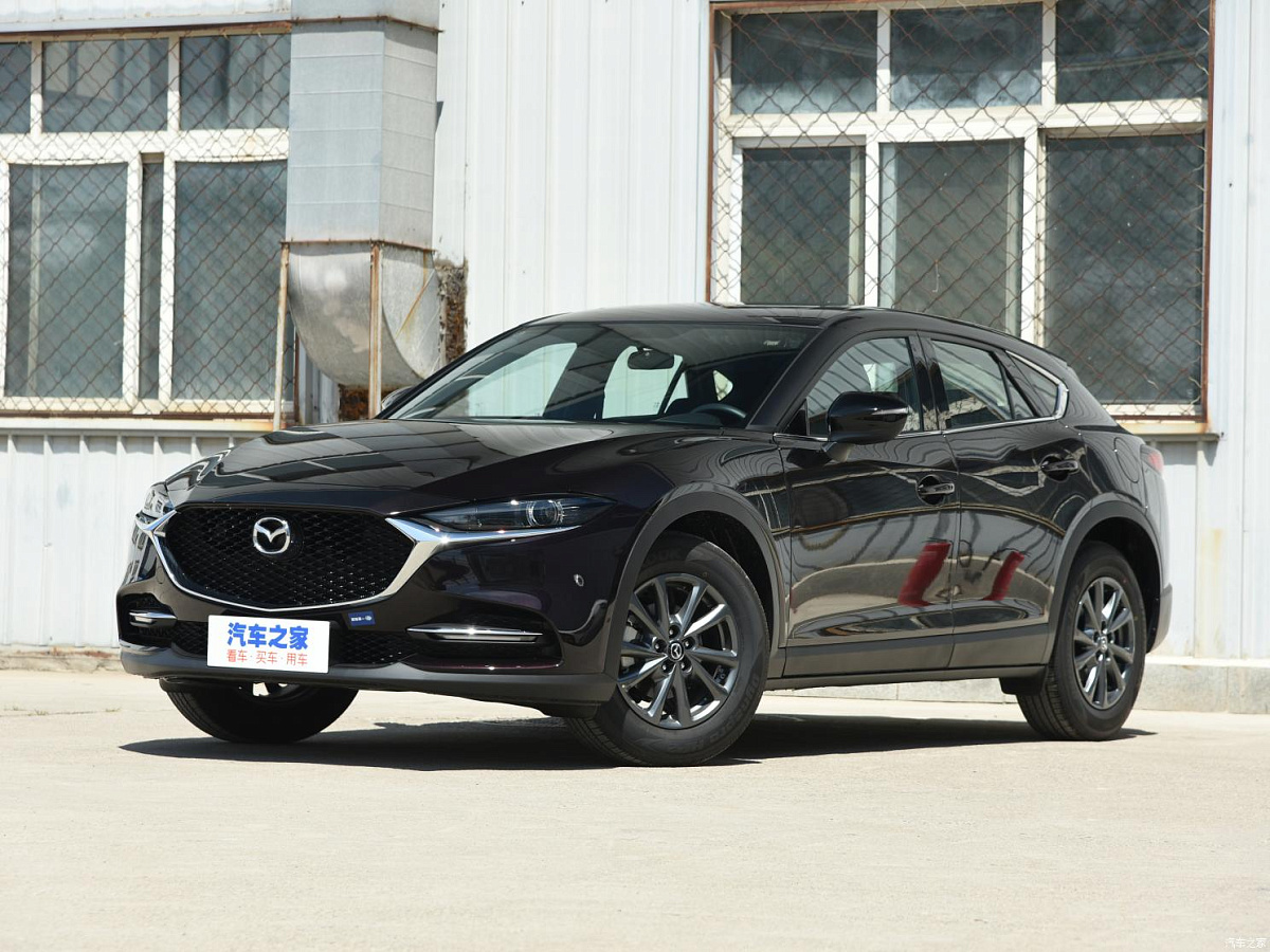 Mazda объявила о старте продаж обновленного купе-кроссовера CX-4