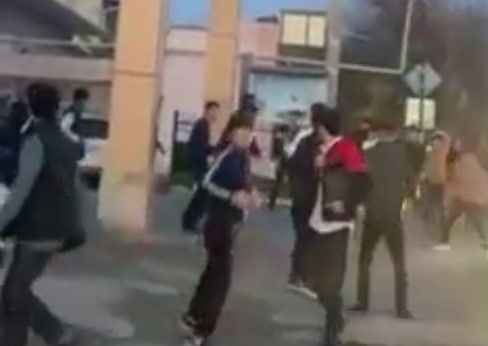 Ташкентские школьники устроили массовую драку во время игры в футбол — видео