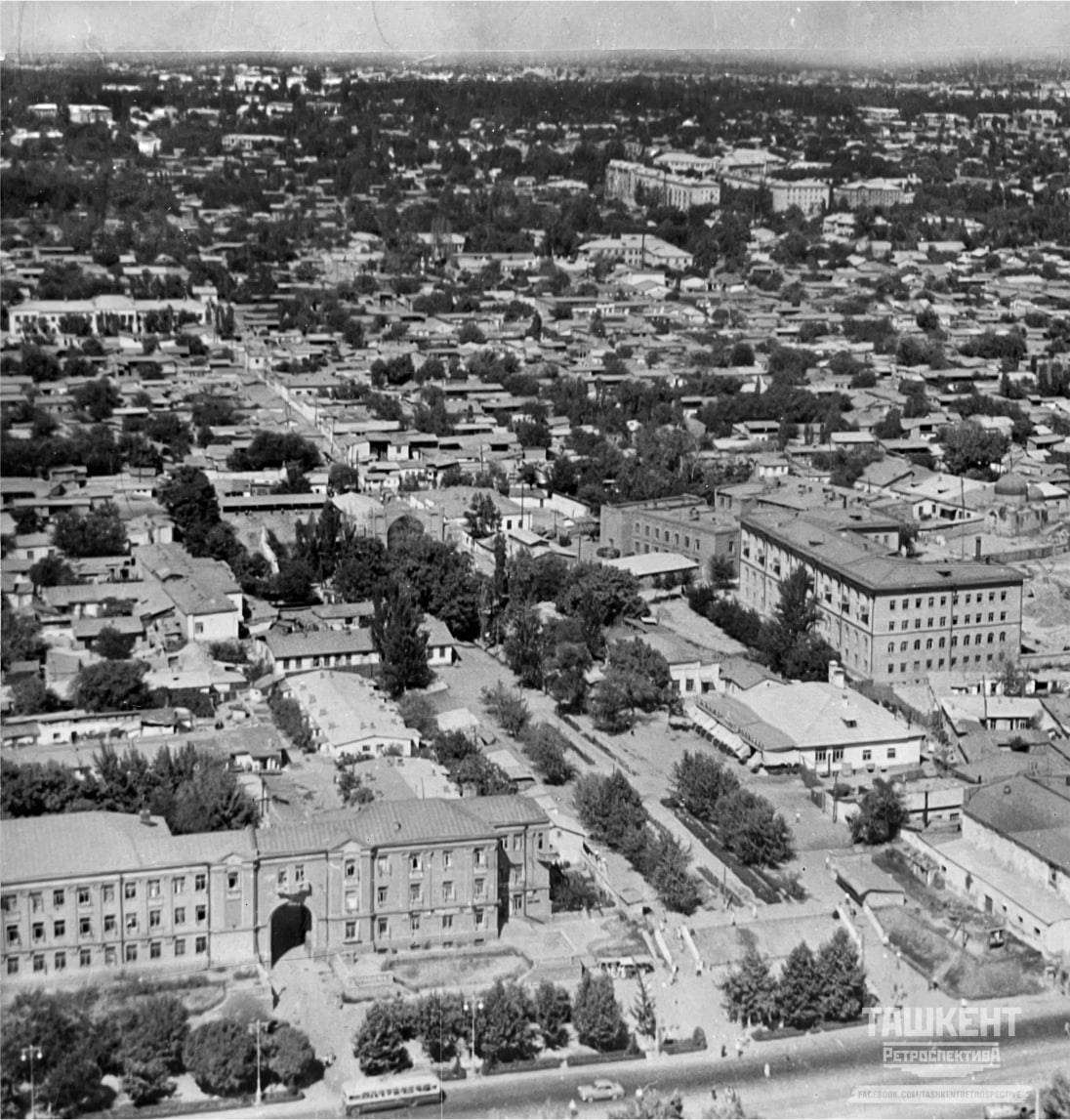 Toshkent shahrida joylashgan Navoiy ko'chasining yuqoridan ko'rinishi. 1960-yil<br>