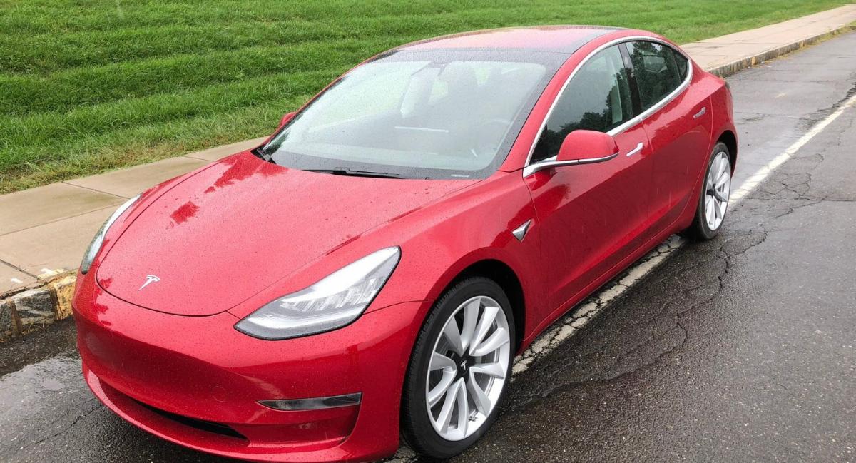 Tesla отзывает почти полмиллиона электромобилей — автопилот здесь не причем