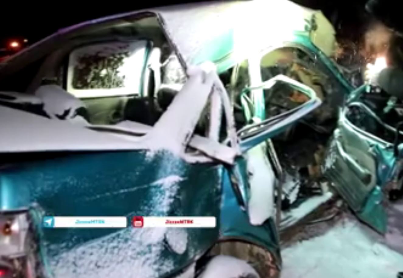 В Джизаке столкнулись «легковушка» и грузовик, есть погибший — видео