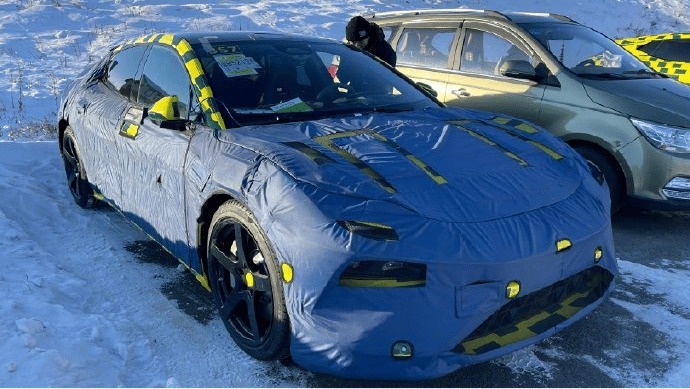 Фотошпионы показали, как выглядит салон электромобиля Lotus Type 133