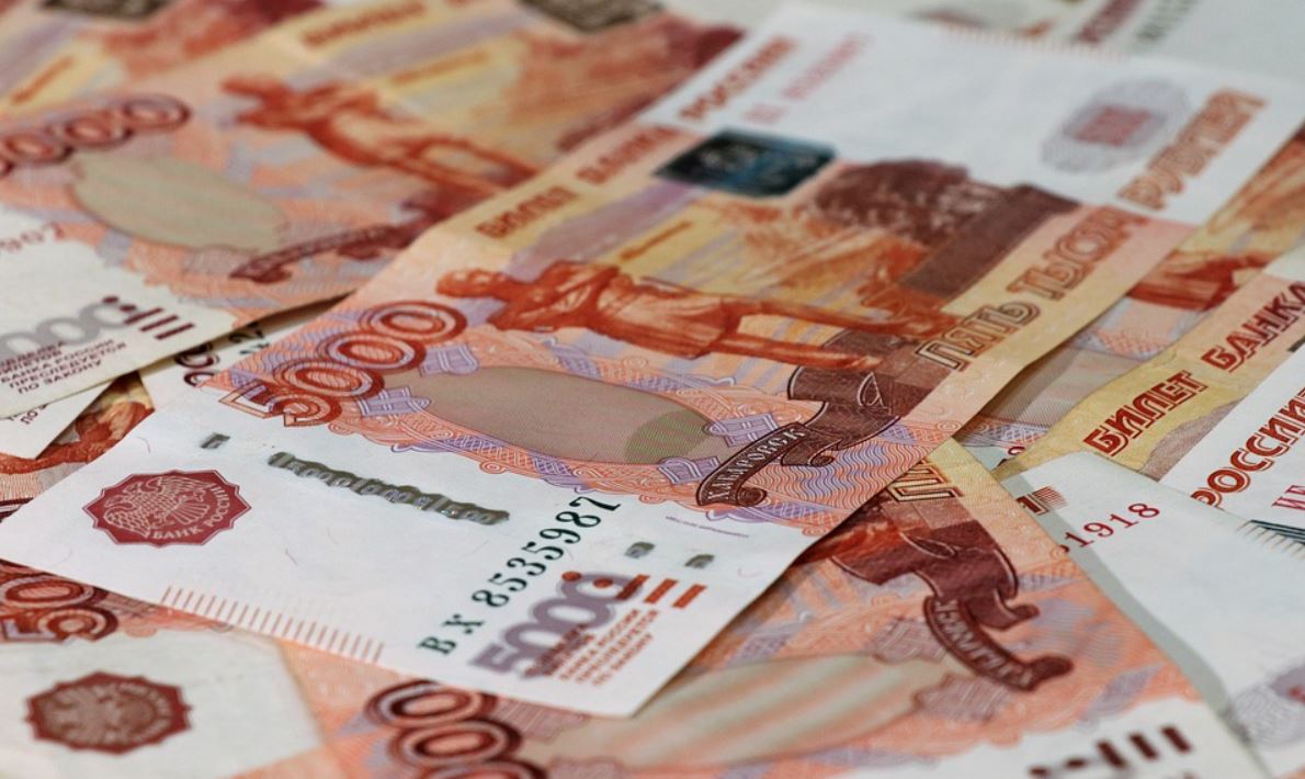 В Узбекистане подорожали все валюты, кроме рубля 