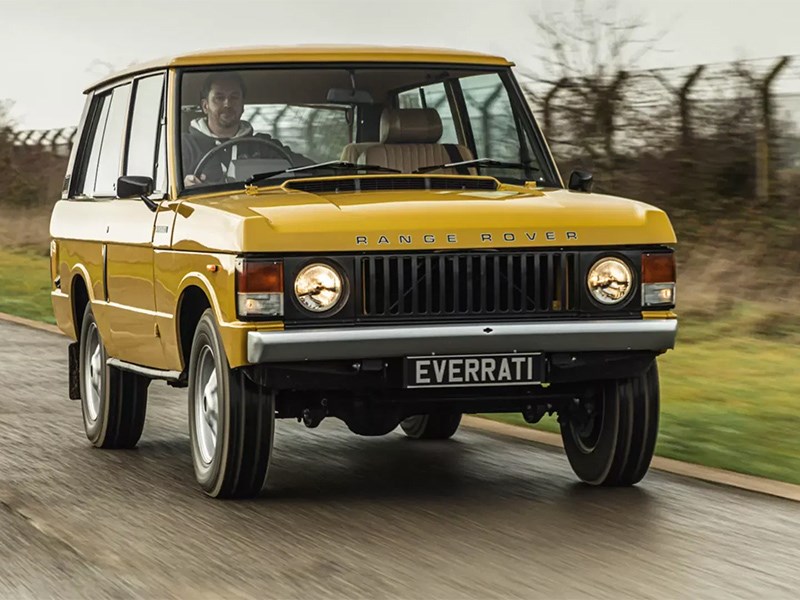 Классические Range Rover научились превращать в современные электромобили