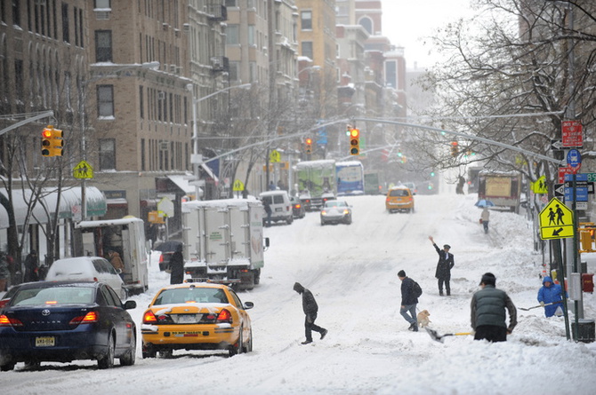 В США отменили более 3 тысяч рейсов из-за снежной бури и холодов