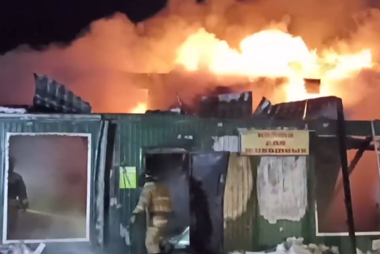 В России произошел пожар в доме престарелых, сгорели 20 человек — видео