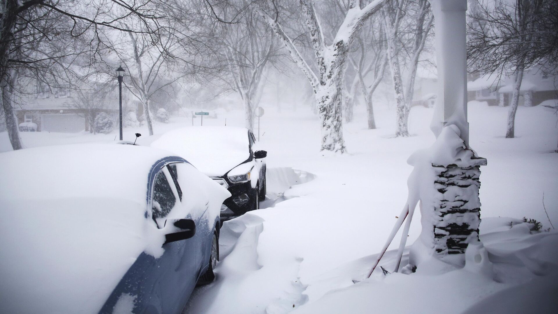 Число жертв снежной бури в США выросло до 57 человек