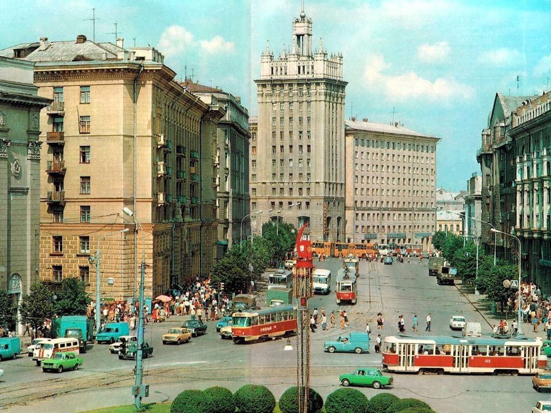 1981-yilda Xarkovda joylashgan Lyuksemburg maydonining ko'rinishi<br>