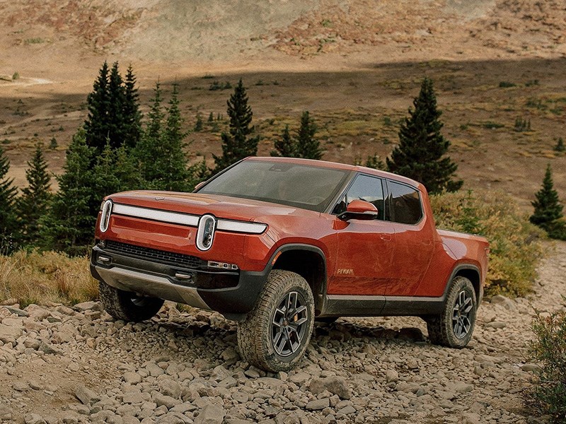 Электромобили Rivian будут менее мощными
