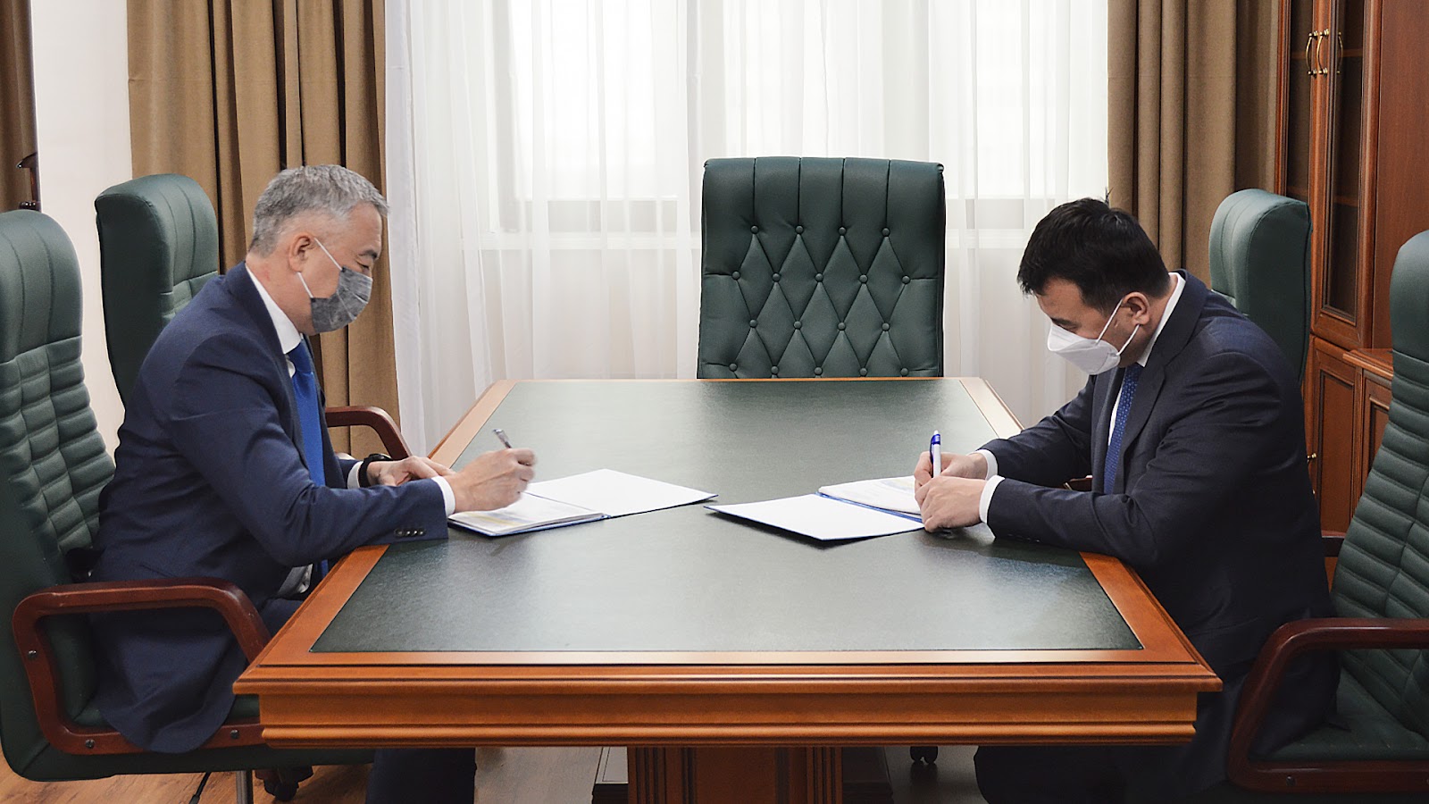Узбекистан и Казахстан реализуют почти 40 инвестиционных и торговых проектов — список