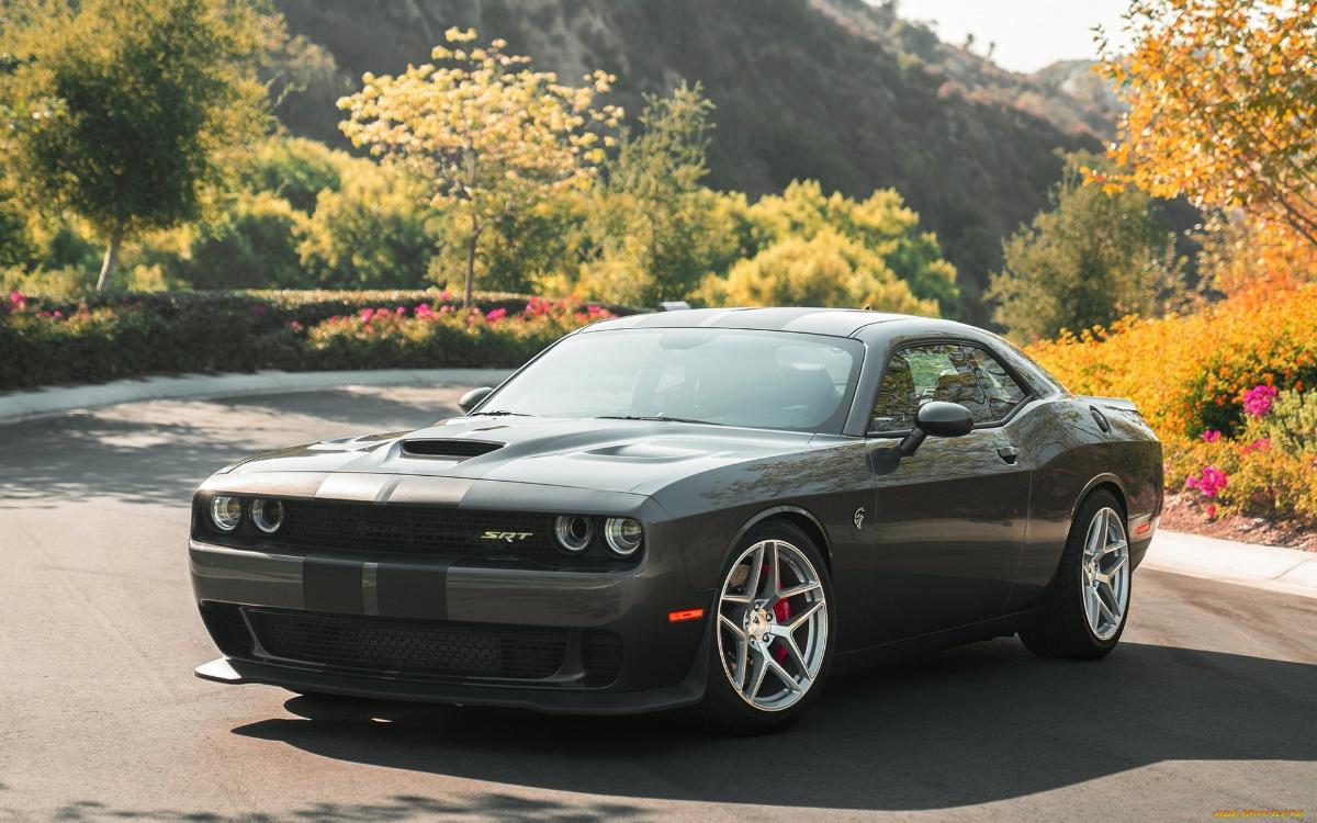 Dodge Challenger стал самым популярным спорткаром в 2022 году