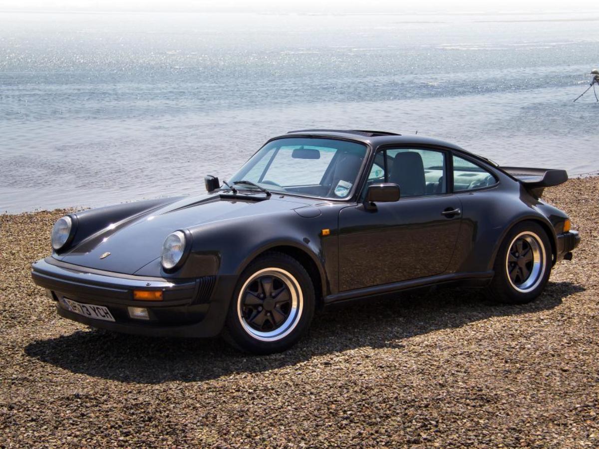 Porsche хочет выпустить спецверсию модели 911 в стиле 70-х годов