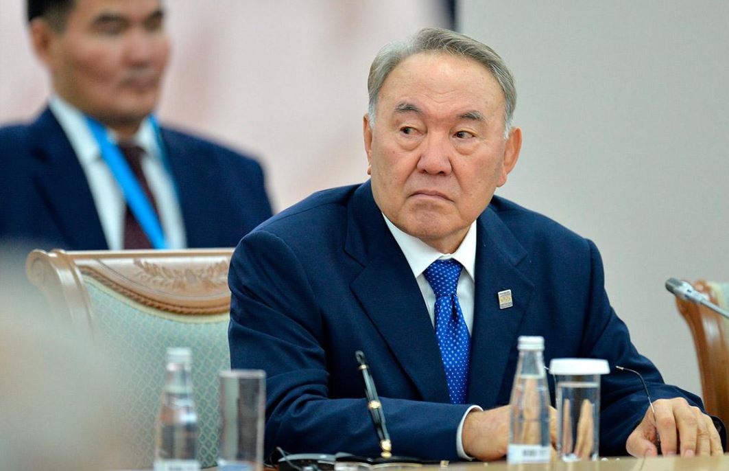 Назарбаев больше не будет елбасы и почетным сенатором в Казахстане