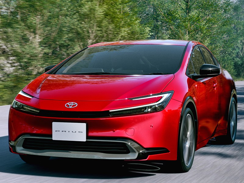 Toyota начала продажи нового поколения Prius