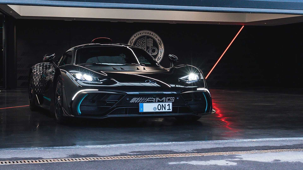 Mercedes-Benz объявил начало поставок ограниченного Mercedes-AMG One