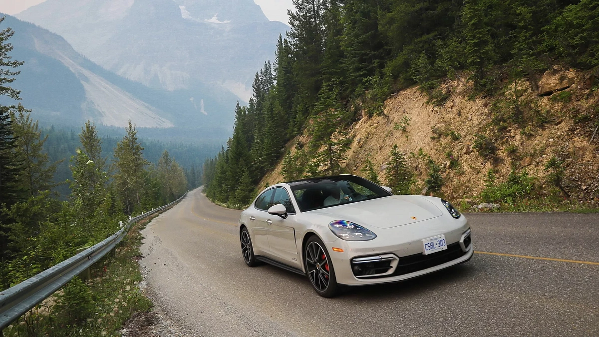 Porsche Panamera в Китае по ошибке продавали в 10 раз дешевле