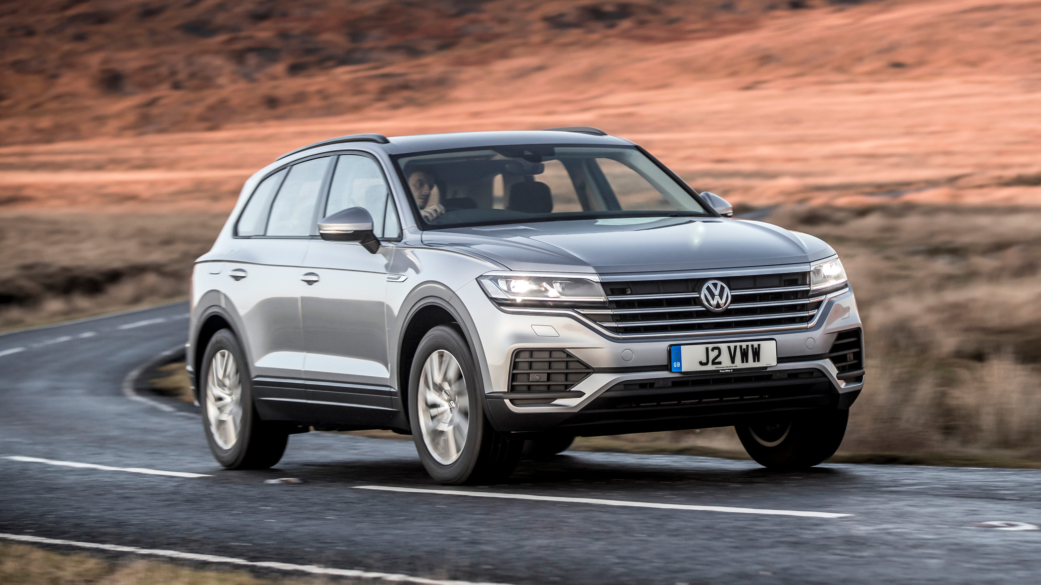 Volkswagen тестирует обновленный Touareg