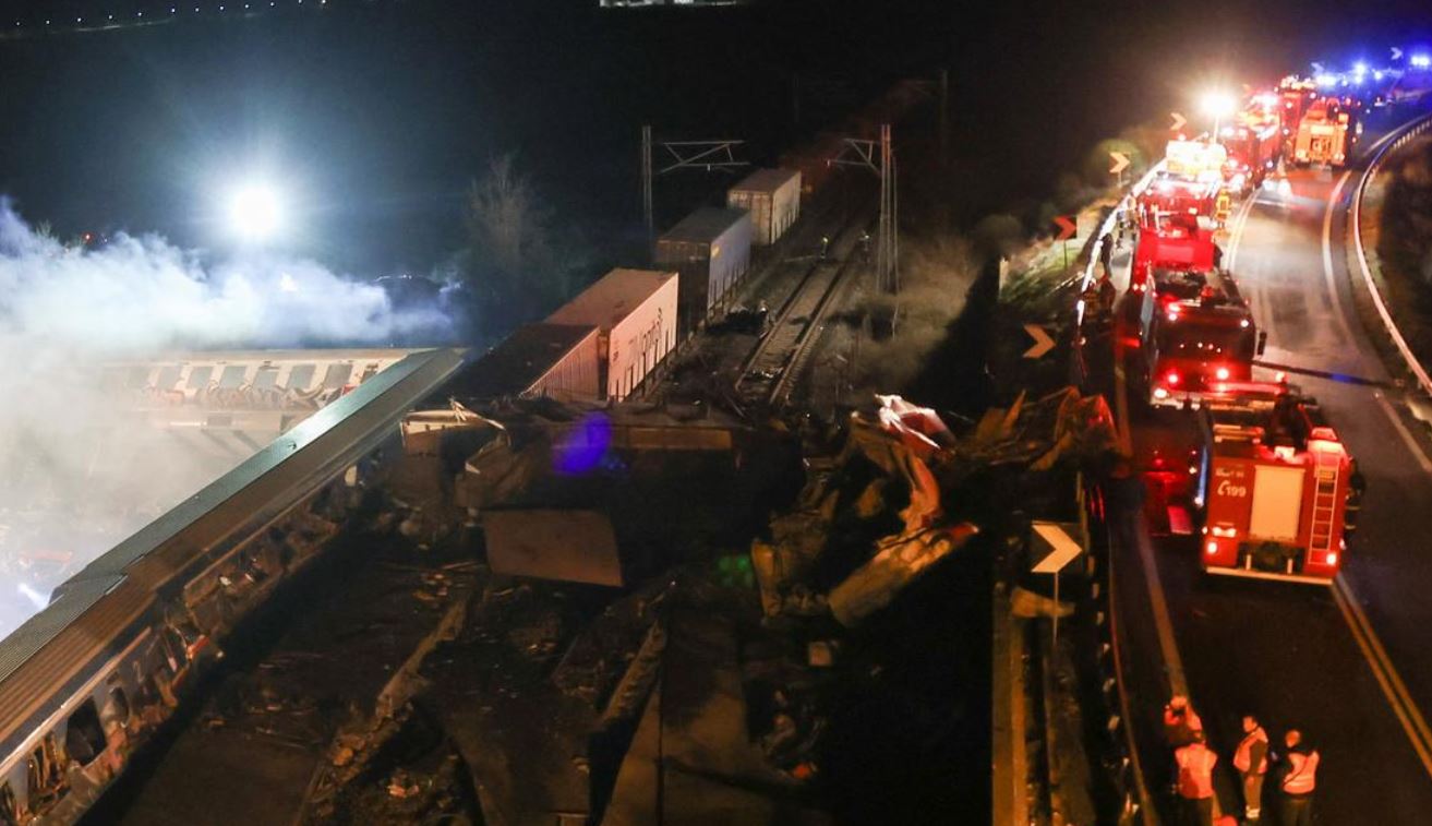 Число погибших при столкновении поездов в Греции превысило 40 человек