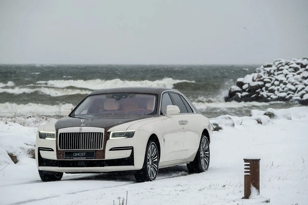 Rolls-Royce выпустил эксклюзивный Ghost Amber Roads