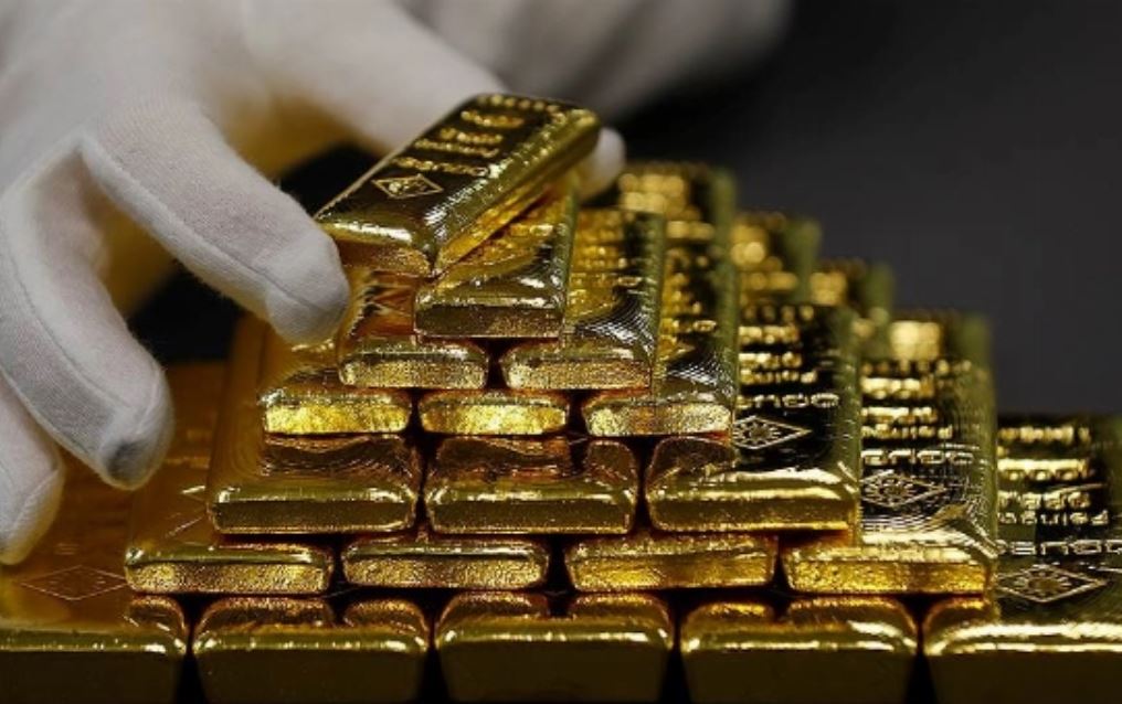 Золотовалютные резервы Узбекистана сократились почти на $2 млрд