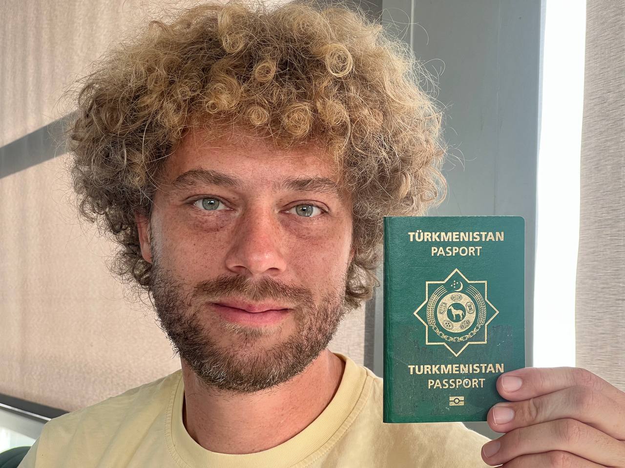 «Смотрите и завидуйте» — блогер Илья Варламов объявил о получении гражданства Туркменистана