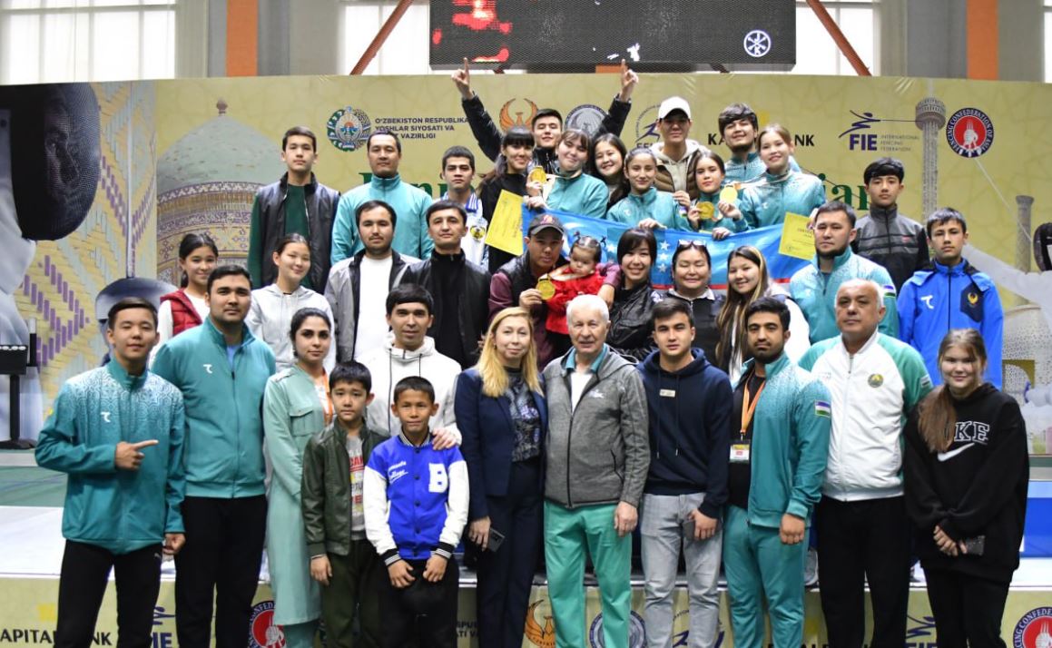 Узбекские фехтовальщики завоевали 16 медалей на Чемпионате Азии