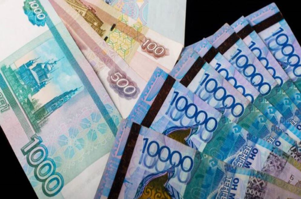 В Узбекистане подскочили все валюты, кроме рубля и тенге