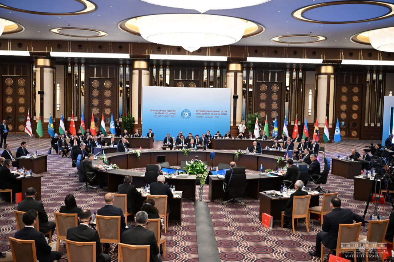 Что предложил Шавкат Мирзиёев на саммите Организации тюркских государств — главное 
