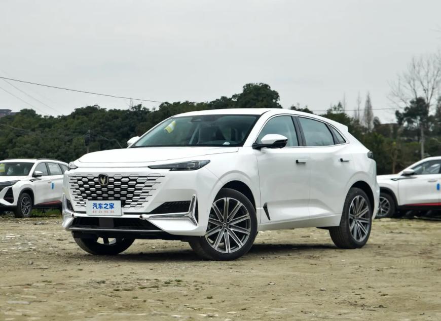 Changan презентовал обновленный доступный кроссовер с богатым оснащением