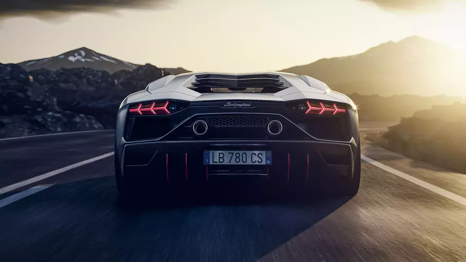 В Lamborghini рассекретили дату премьеры преемника Aventador