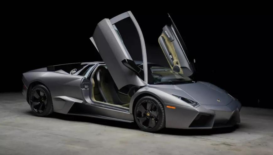 В сети продают Lamborghini Reventon с дизайном под реактивный самолет
