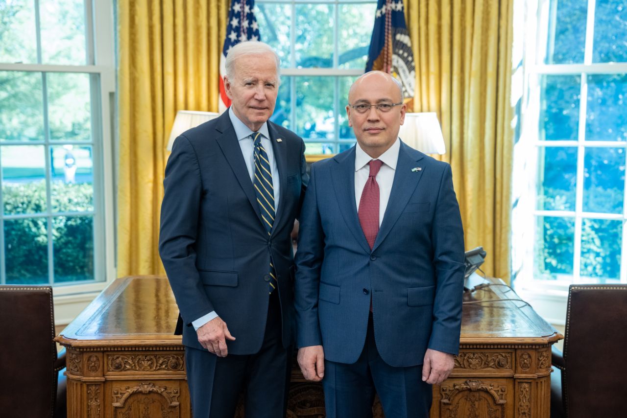 Посол Узбекистана в США вручил верительные грамоты Джо Байдену