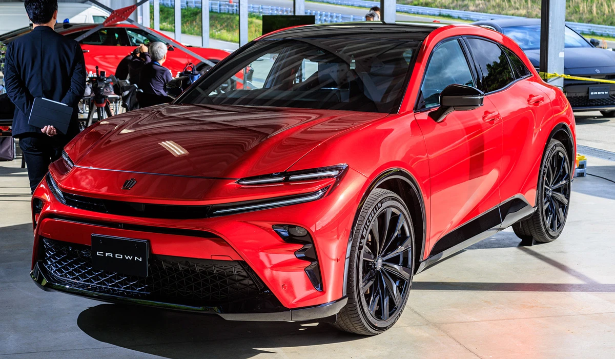 Toyota презентовала пятидверный Crown Sport